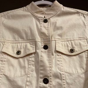 LIZ CLAIBORNE DENIM JACLET. M. DBL BUTTON AT BOTTOM.